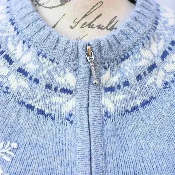 NWT Croft & Barrow size S grey/blue snowflake embroidered zip front sweater Rami - Picture 11 of 16